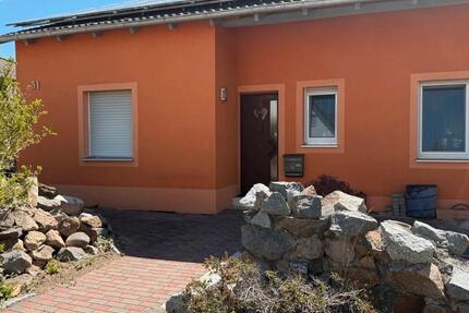 Einfamilienhaus mit Einliegerwohnung in Wackersdorf zimmer