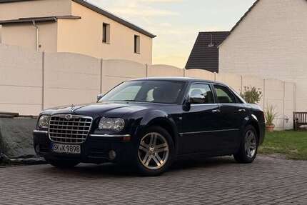 Chrysler 300C 140.000 km 7.000 &euro; Petersberg 06193
