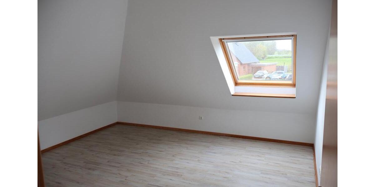 Dachgeschoßwohnung Elsfleth - 2.5 Zimmer, 75 m&sup2;, 630&euro; | Angebot:26412426