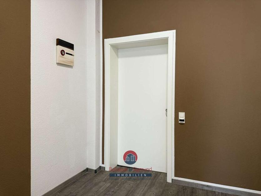 BARRIEREFREIE GROSSZÜGIGE ERDGESCHOSS-ZWEI-ZIMMER-WOHNUNG MIT ZWEI BÄDERN IN ZENTRUMSNÄHE IN DÜLKEN zimmer