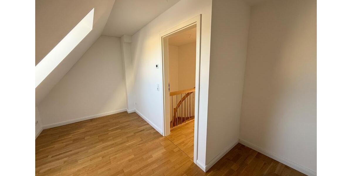 Reihenhaus Kiel Friedrichsort - 5 Zimmer, 83 m&sup2;, 328.000&euro; | Angebot:25421721