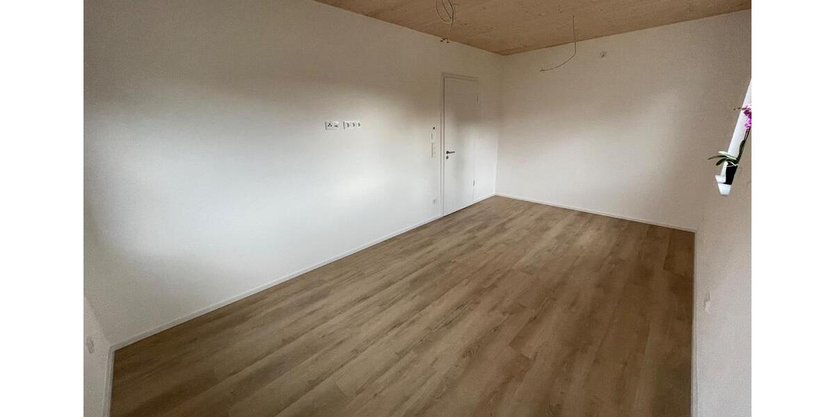 Etagenwohnung Irchenrieth - 3 Zimmer, 94 m&sup2;, 1.200&euro; | Angebot:26408105