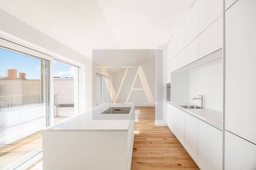 Modernes Penthouse mit Dachterrasse im historischen Kreuzberg