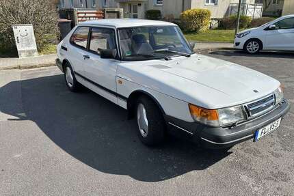 Saab 900
