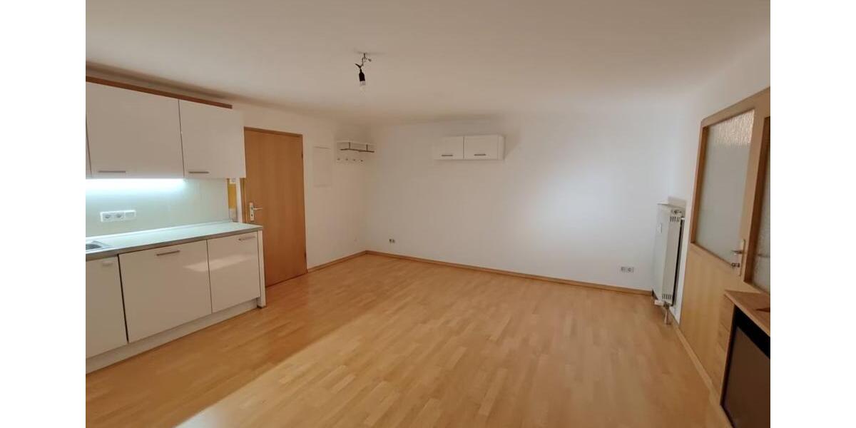Schöne 2-Zimmer Wohnung mit modernem Bad, Einbauküche, Stellplatz 2 zimmer