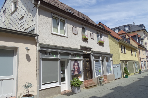 Haus zum Kaufen in Bad Homburg 1.250.000 € 304 m²