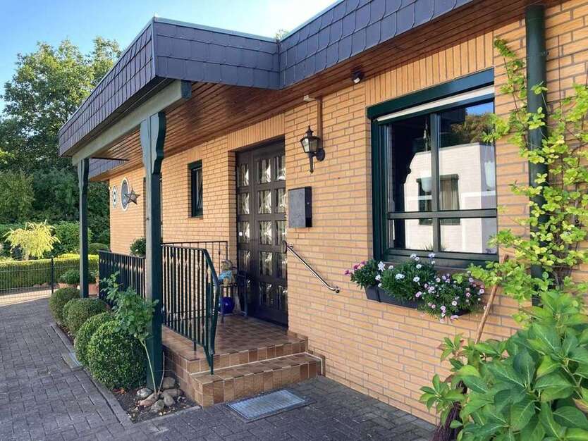 Haus zum Kaufen in Uelzen 359.000 € 250 m²