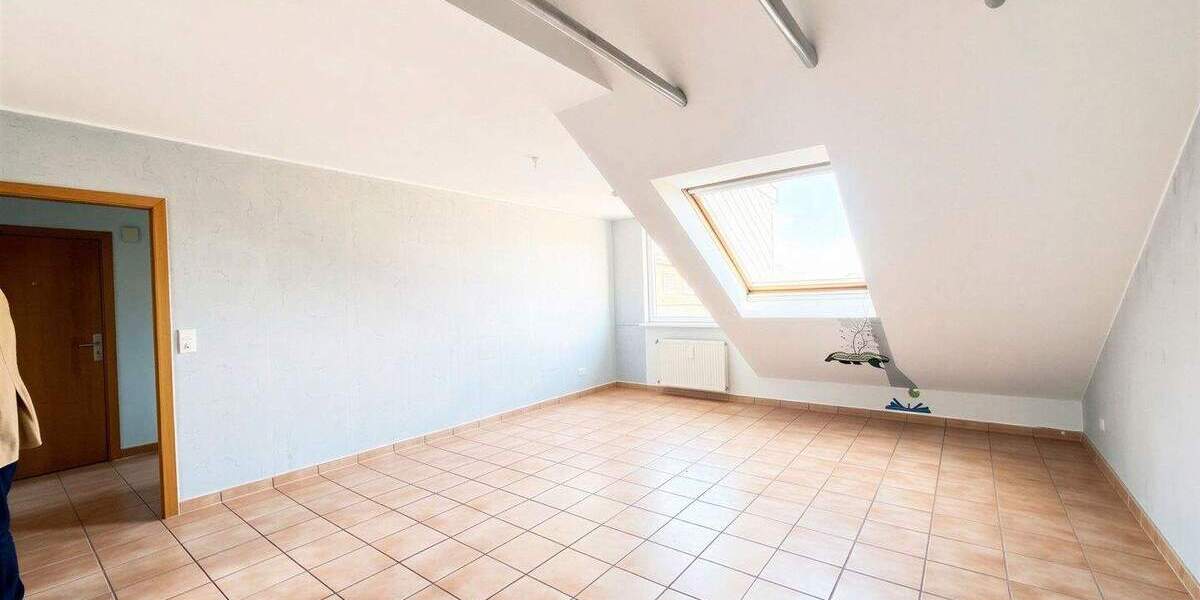 Etagenwohnung Wuppertal Langerfeld - 5 Zimmer, 132 m&sup2;, 279.000&euro; | Angebot:25696386
