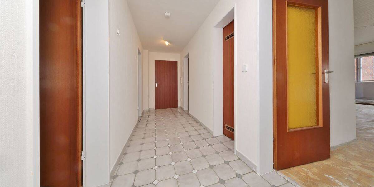 Etagenwohnung Wilhelmshaven Innenstadt - 3 Zimmer, 100 m&sup2;, 155.000&euro; | Angebot:26825637