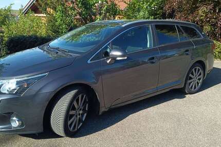 Toyota Avensis 175.000 km 10.200 &euro; Sulzfeld 75056