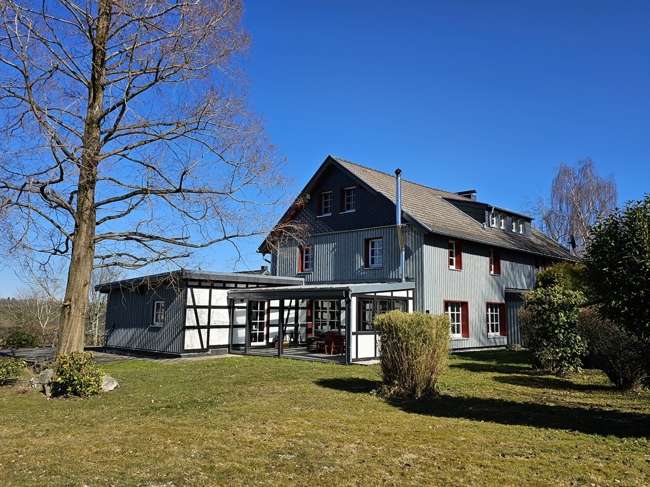 Haus zum Kaufen in Simmerath 875.000 € 425 m²