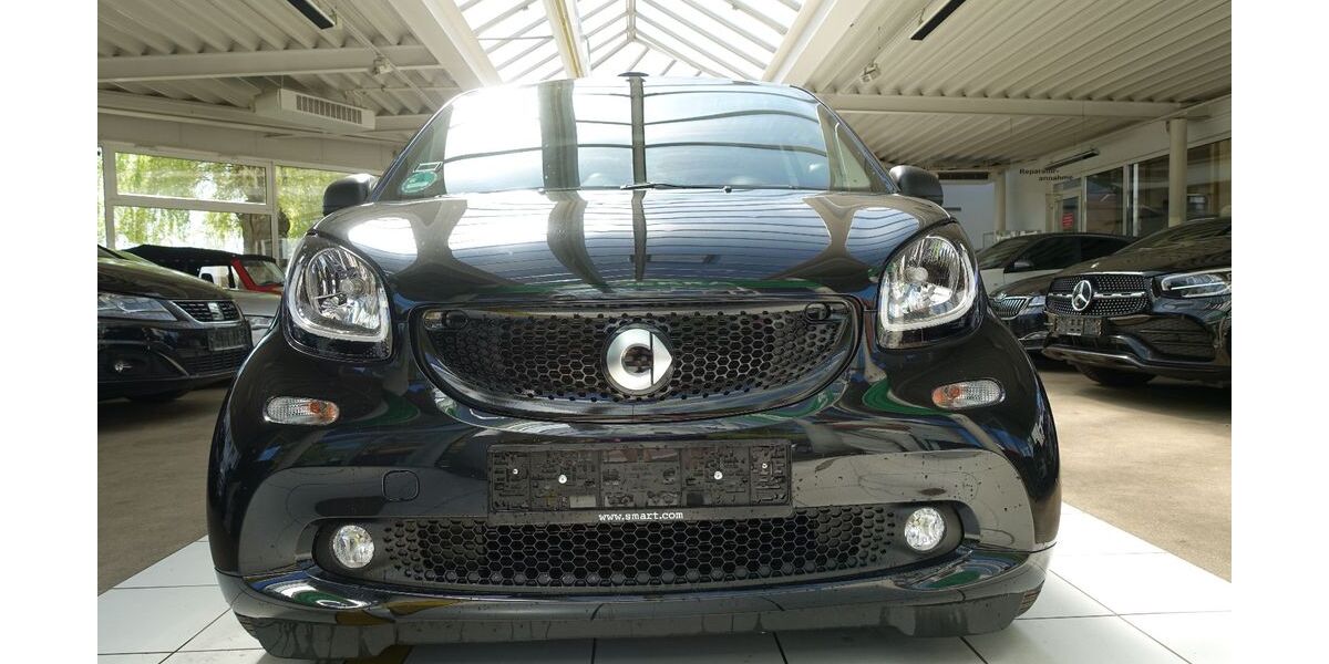 Smart ForTwo 8.181 km 27.190 &euro; Magdeburg 39130