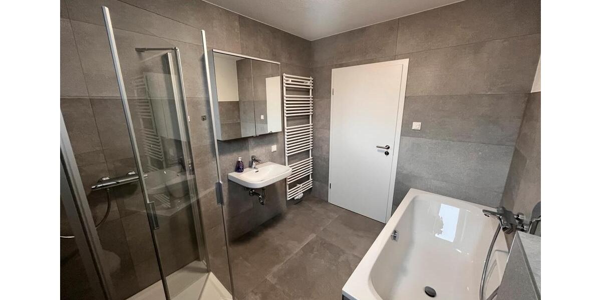 Doppelhaushälfte Zwickau - 3 Zimmer, 95 m&sup2;, 1.950&euro; | Angebot:24817007