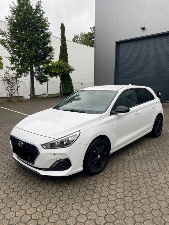Hyundai i30 120.330 km 13.990 € Oldenburg 26125