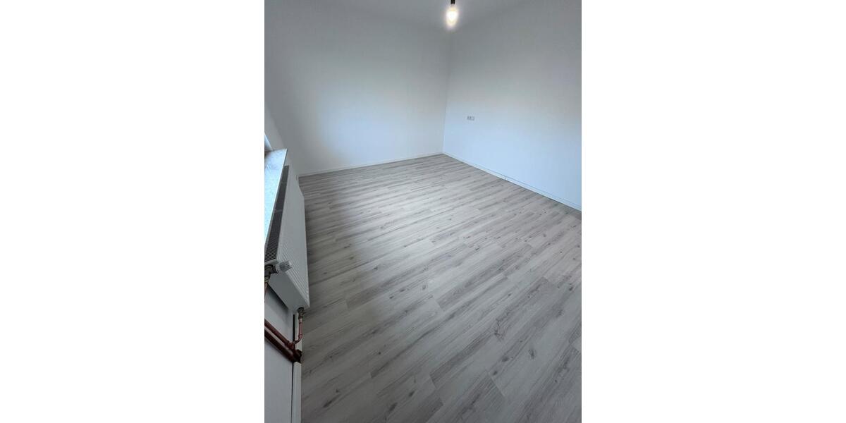 Einfamilienhaus Lippstadt - 5 Zimmer, 100 m&sup2;, 1.600&euro; | Angebot:25208881