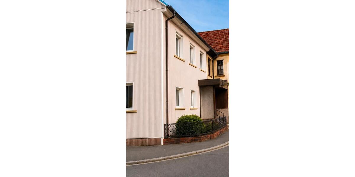 Doppelhaushälfte Michelau in Oberfranken - 5 Zimmer, 160 m&sup2;, 125.000&euro; | Angebot:26586170