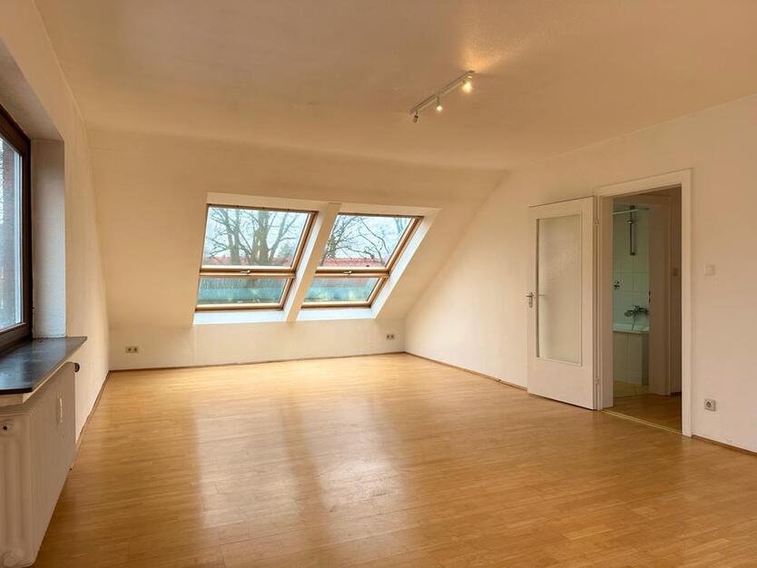Schicke, helle Dachgeschoßwohnung in begehrter Wohnlage