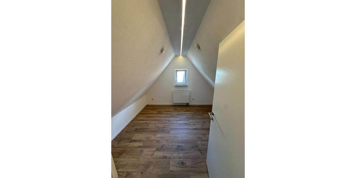 Stilvolle 4,5-Zimmer-Maisonette mit Terrasse ins Grüne zimmer