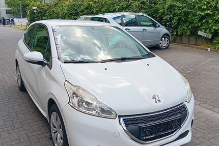 Peugeot 208 191.000 km 1.999 &euro; Düsseldorf 40233