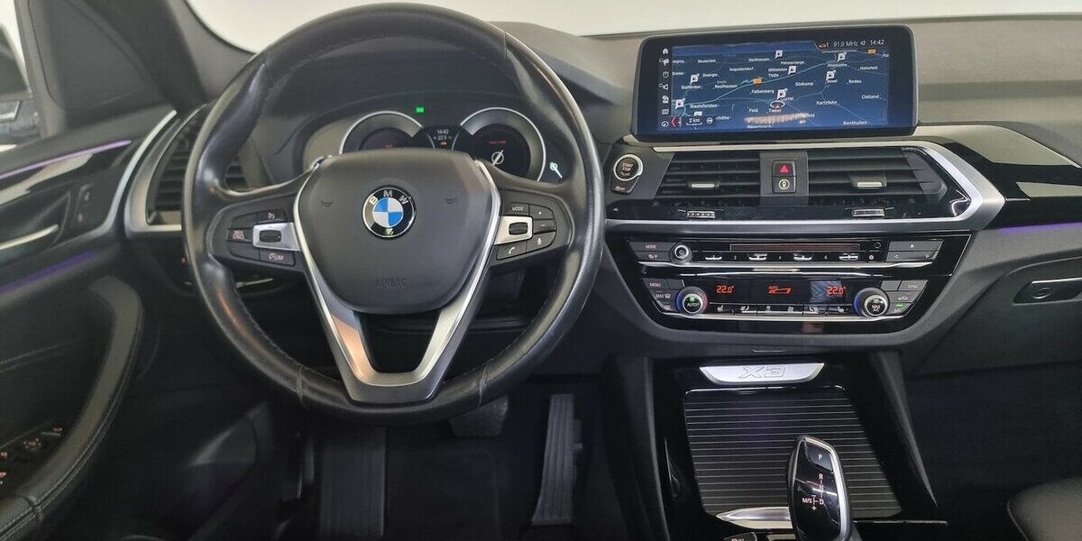 BMW X3 2.0 dA sDrive18 xLine LED AHK HeadUp Hifi 99.800 km 28.850 &euro; Garrel 49681