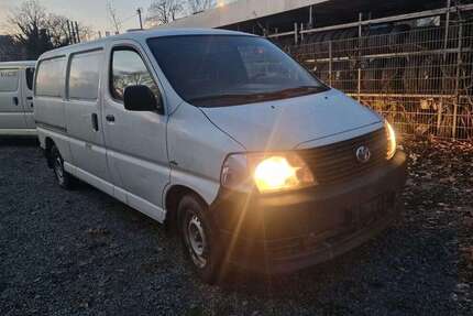 Toyota Hiace 210.000 km 6.900 &euro; Egelsbach 63329