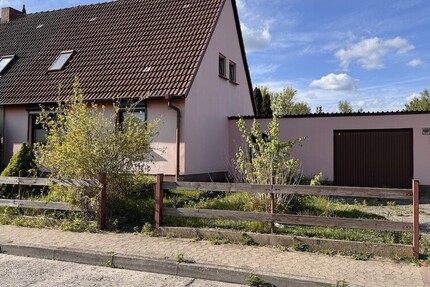 HORN IMMOBILIEN ++ RESERVIERT! Pasewalk Doppelhaushälfte, kleines Haus, großes Grundstück 4 zimmer
