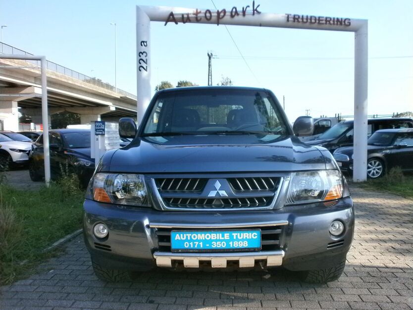 Mitsubishi Pajero 125.000 km 10.999 € München OT Trudering-Riem 81825