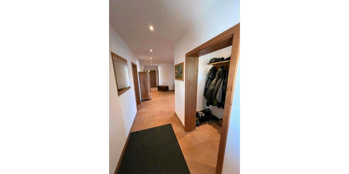 Etagenwohnung Seeshaupt - 6 Zimmer, 218 m&sup2;, 3.270&euro; | Angebot:26674772