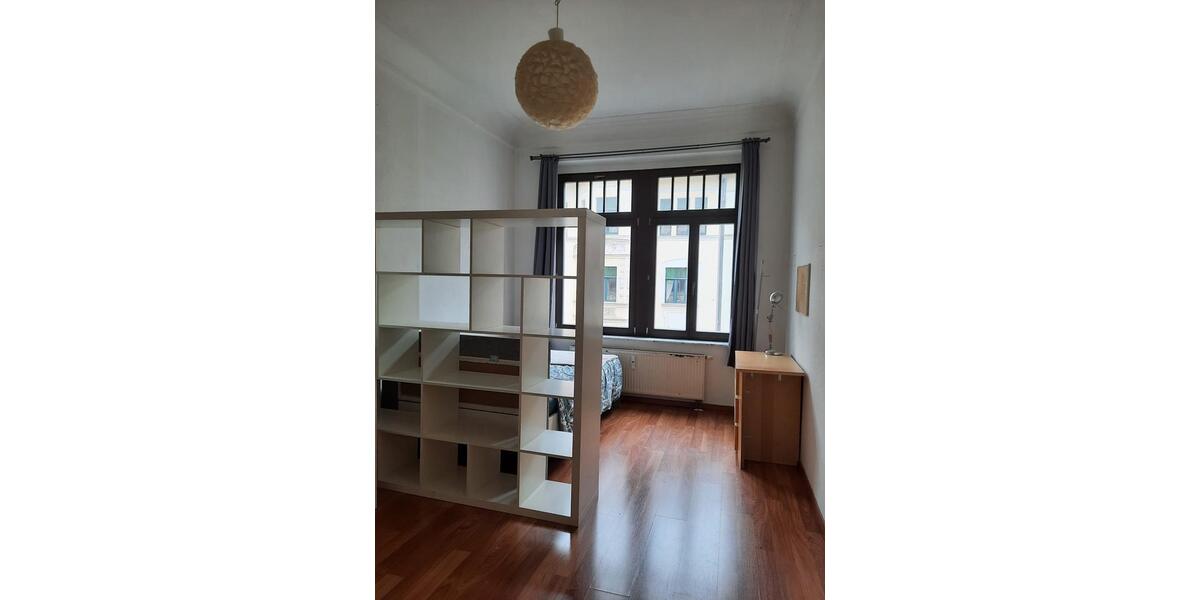 Etagenwohnung Zwickau - 5 Zimmer, 110 m&sup2;, 300&euro; | Angebot:26621406
