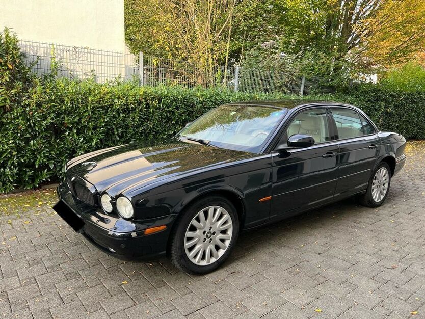 Jaguar XJ8 249.000 km 8.800 € Dägeling 25578