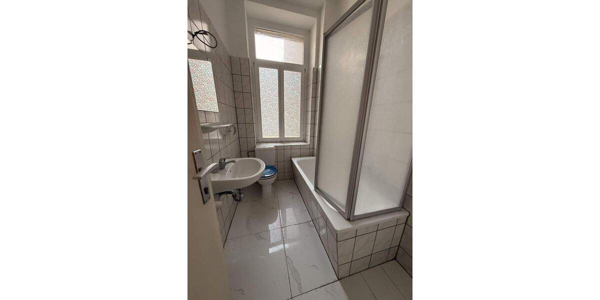 Etagenwohnung Zwickau Innenstadt - 5 Zimmer, 120 m&sup2;, 720&euro; | Angebot:24633494