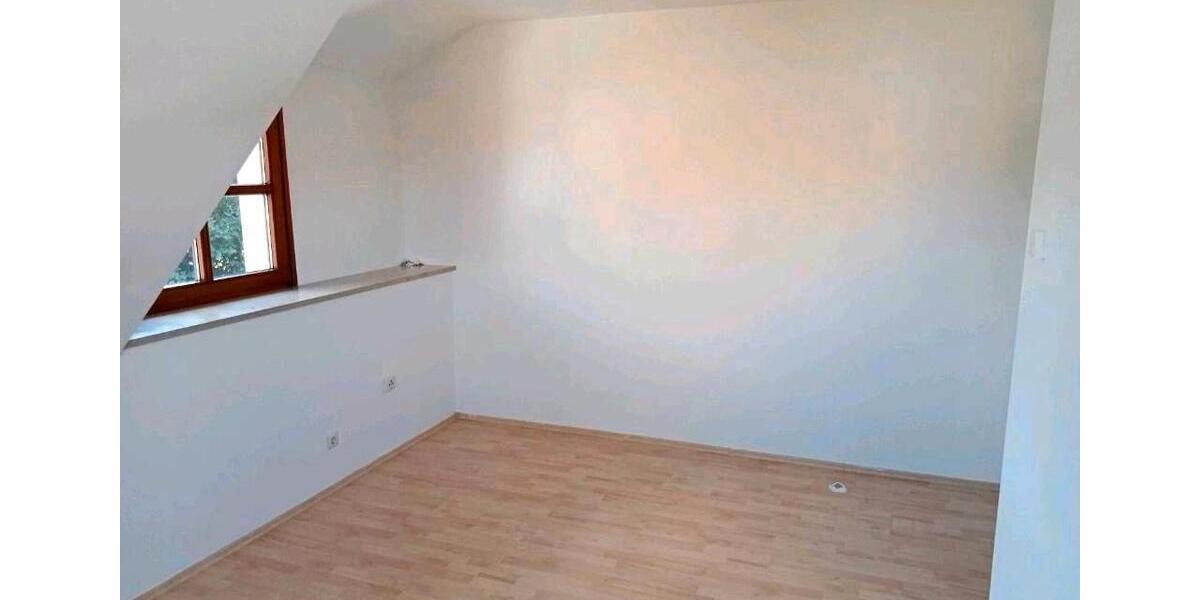Etagenwohnung Heilsbronn - 4 Zimmer, 98 m&sup2;, 980&euro; | Angebot:25936634