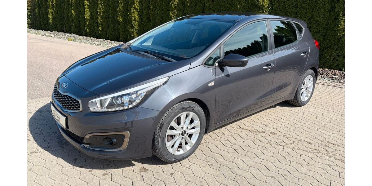 Kia ceed / Ceed 122.000 km 9.390 &euro; Ansbach 91522