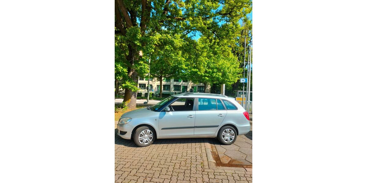 Skoda Fabia 301.000 km 2.200 &euro; Hamburg 21149