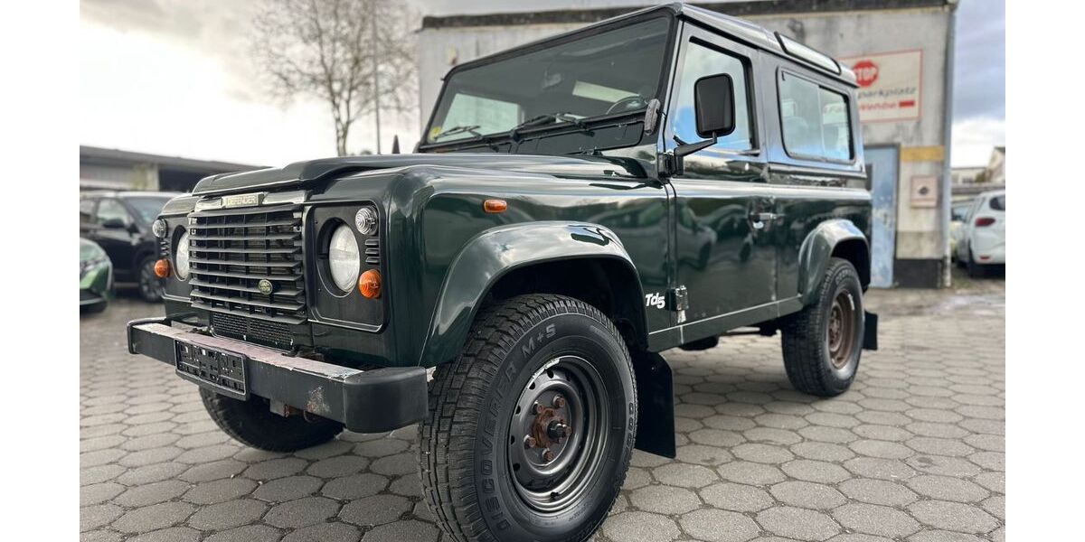 Land Rover Defender 142.000 km 14.999 &euro; Elz 65604