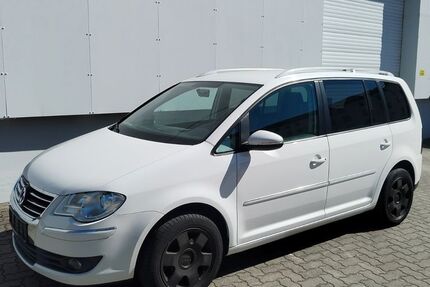 VW Touran 263.500 km 3.950 &euro; Thalheim 09380
