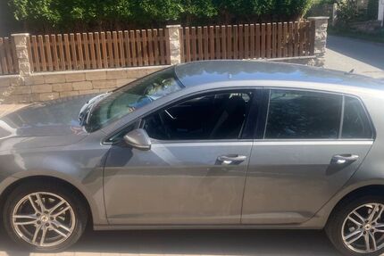 VW Golf 61.000 km 13.499 &euro; Obersöchering 82395