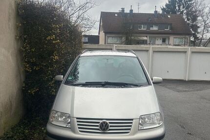 VW Sharan 198.000 km 2.800 &euro; Solingen 42719
