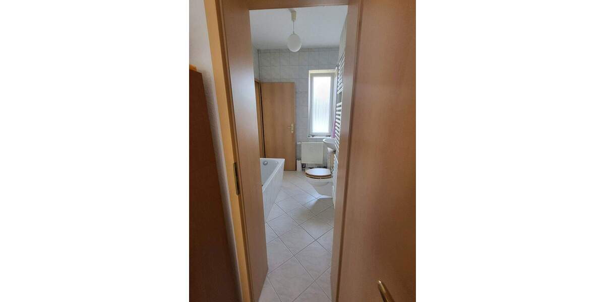 Etagenwohnung Weißenfels Burgwerben - 3 Zimmer, 67 m&sup2;, 59.000&euro; | Angebot:25729804