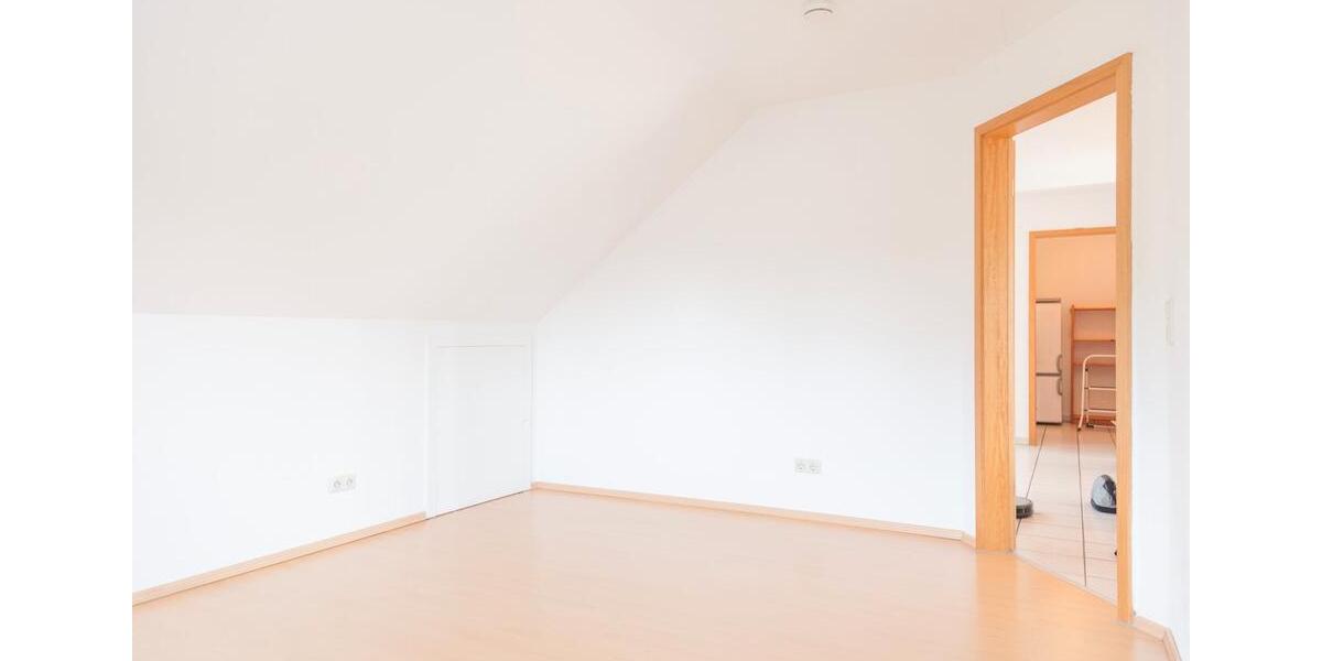 Dachgeschoßwohnung Staufenberg - 3 Zimmer, 96 m&sup2;, 950&euro; | Angebot:26395144