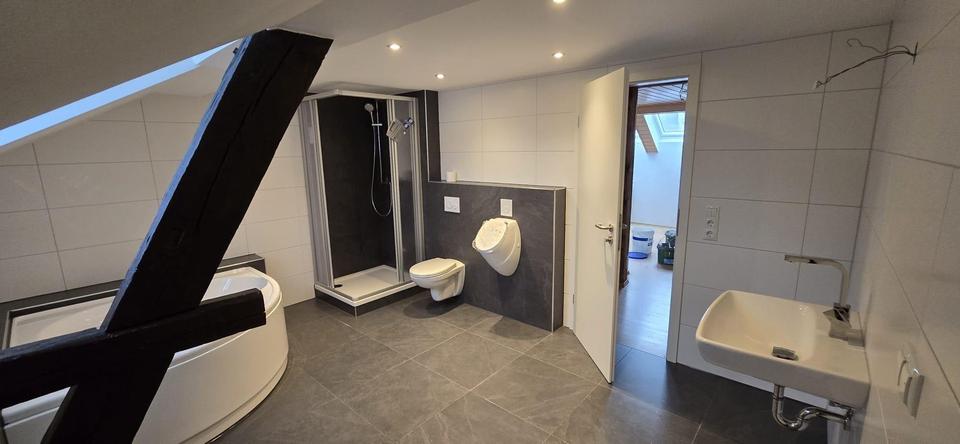 NEU sanierte 3-Raum Wohnung mit neuer Einbauküche im Stadtzentrum von Treuen 3 zimmer