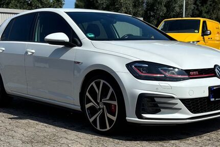 VW Golf 80.900 km 23.600 &euro; Esens 26427