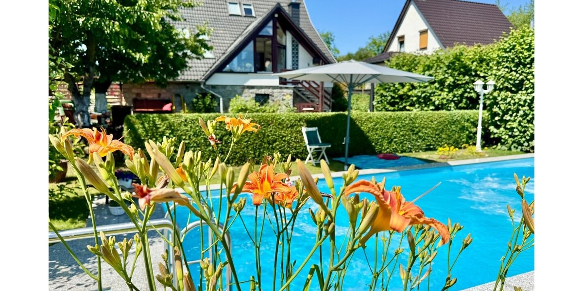 HORN IMMOBILIEN ++ RESERVIERT! Die Perle von Strasburg! Haus, Schwimmpool, Nebengebäude, 3 Kamine, 2 Garagen,EBK - Einfamilienhaus Strasburg | Angebot:27013749