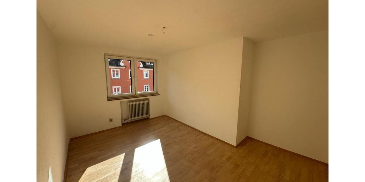 Etagenwohnung Ellwangen (Jagst) - 4 Zimmer, 107 m&sup2;, 1.050&euro; | Angebot:26255023
