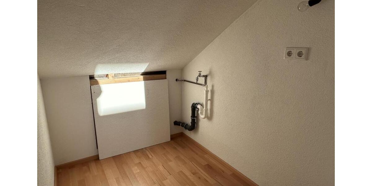 Dachgeschoßwohnung Karlshuld - 3 Zimmer, 140 m&sup2;, 1.250&euro; | Angebot:25145331