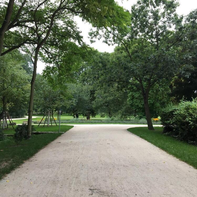 1-Zimmer-Apartment (möbliert) im Westend Bestlage Rothschildpark