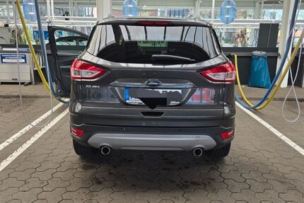 Ford Kuga 169.000 km 11.599 &euro; Bremen 28325