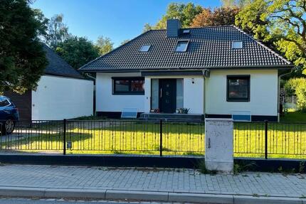 Haus Glinde - 6 Zimmer, 210 m&sup2;, 840.000&euro; | Angebot:24685961