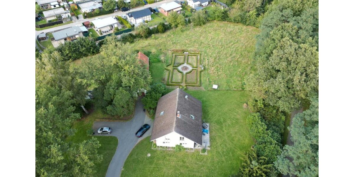 Einfamilienhaus Versmold - 5 Zimmer, 210 m&sup2;, 2.950&euro; | Angebot:26442223