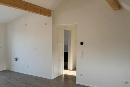 Wohnung Pforzheim - 2 Zimmer, 65 m&sup2;, 750&euro; | Angebot:25403053